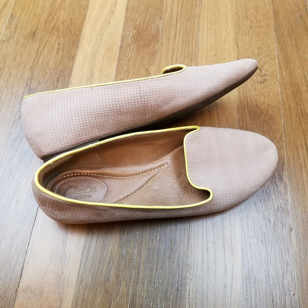 Clarks Artisan Beige Flats Driving Loafer 9.5 - image 3